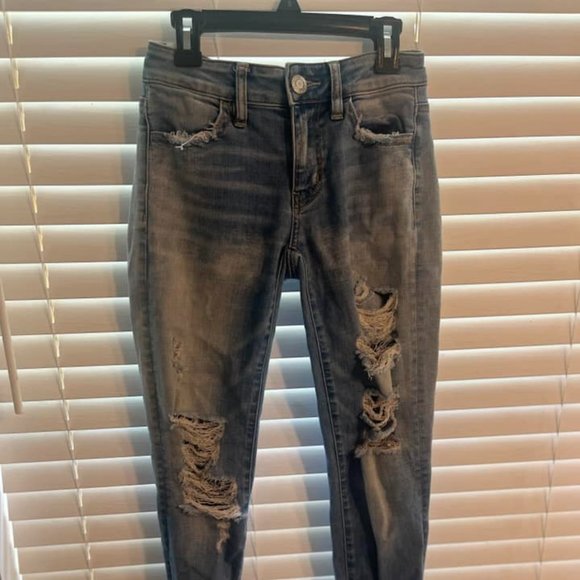 American Eagle Super Stretch Ripped Jeans - Picture 1 of 3